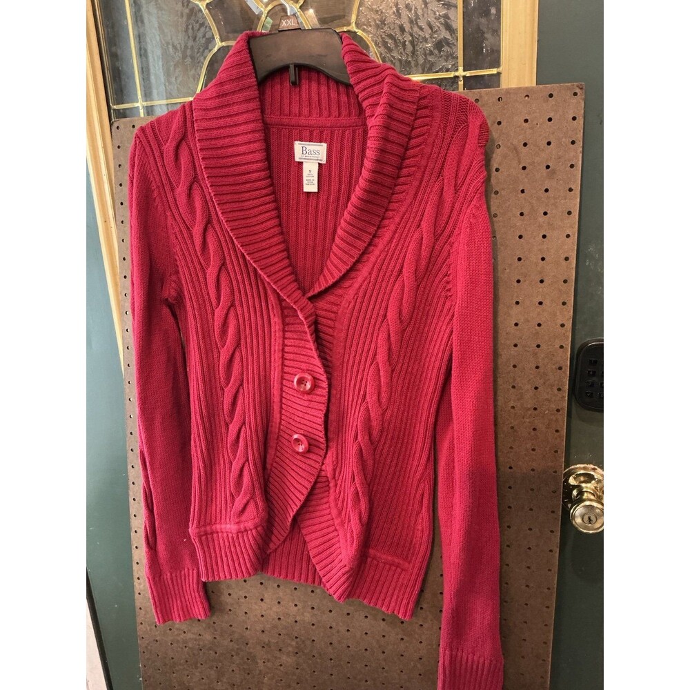Bass woman’s small sweater